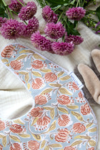 Cargar imagen en el visor de la galería, Babero Capri